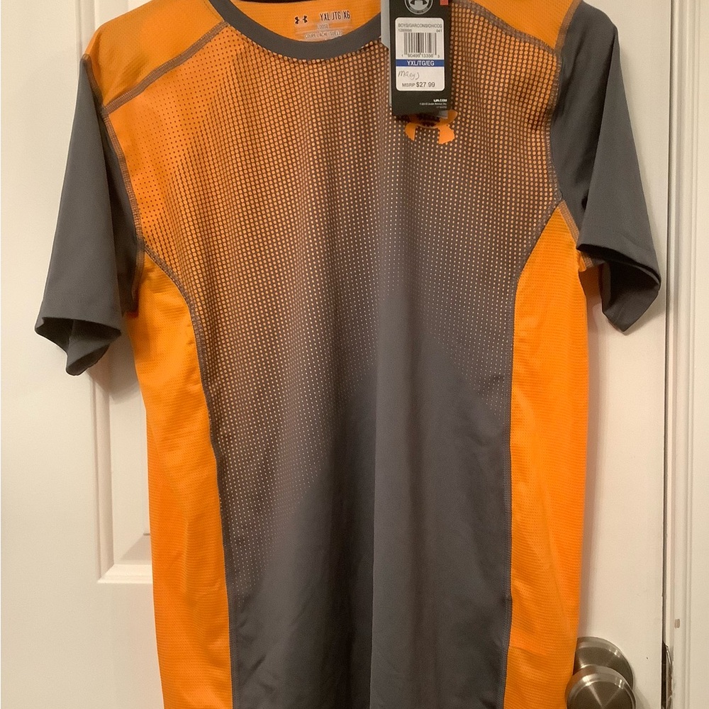 NWT Under Armour Loose Coupe Heat Gear Orange and Gray Athletic T-Shirt